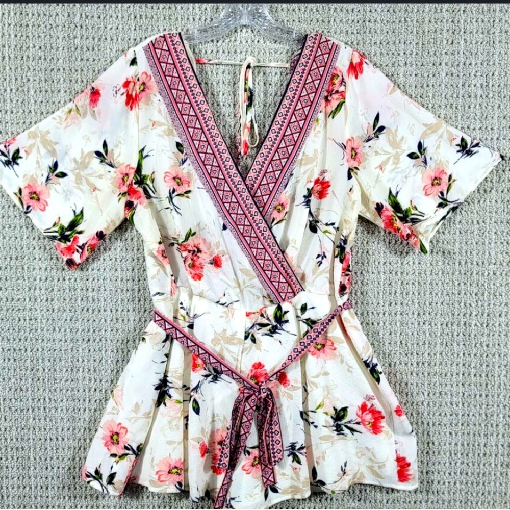 Three Pink Hearts Romper Women's White Floral Kimono XS
